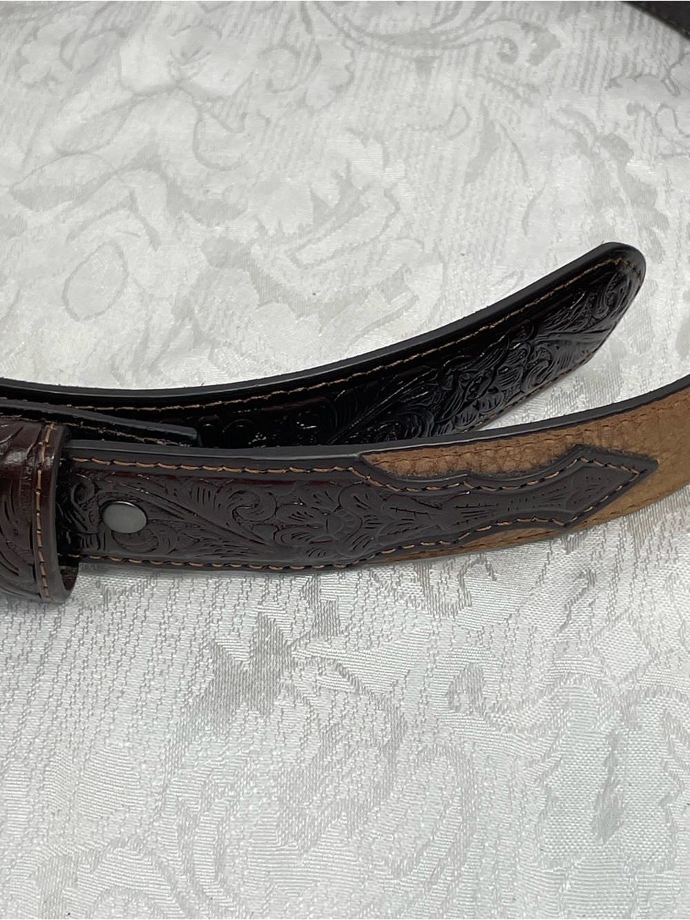 Ariat Brown Leather Western Belt with Silver and Gold Oval Buckle - Picture 4 of 14